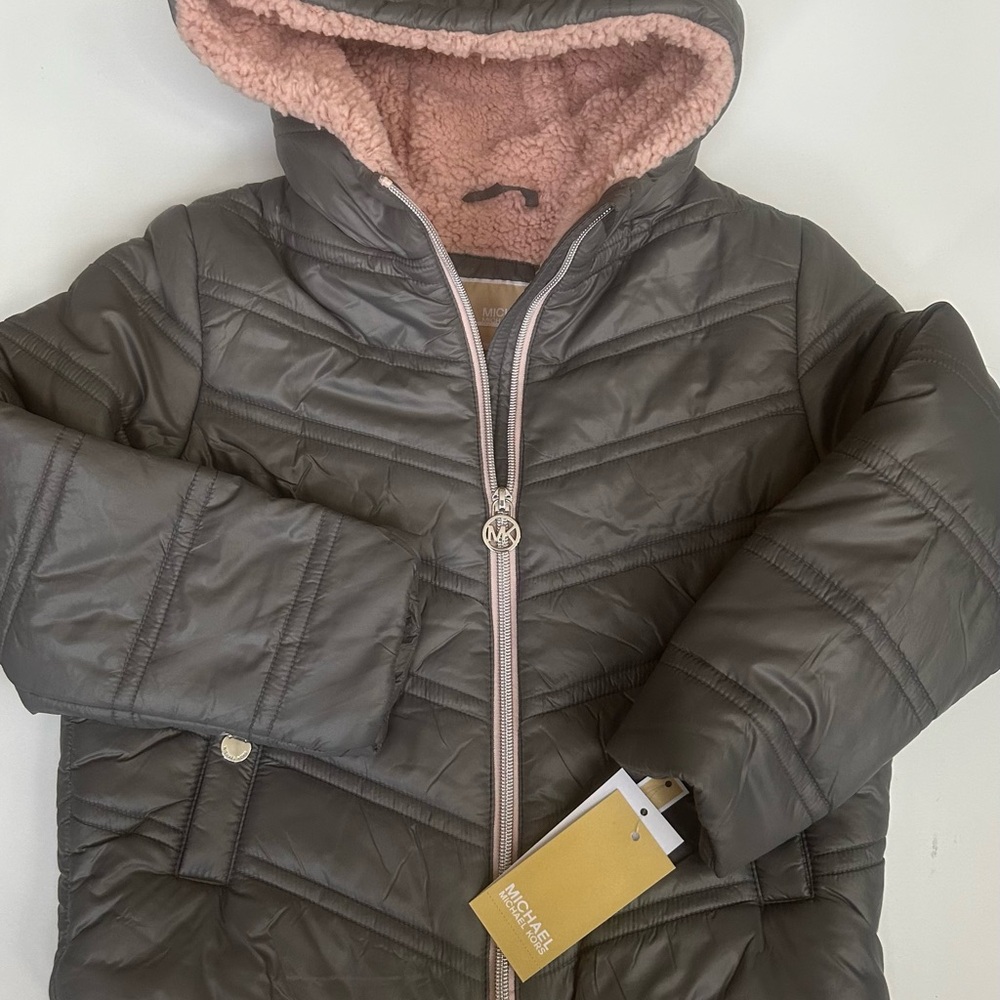 Michael Kors Kids Puffer Jacket in Dark gray with Soft Pink lining Hooded